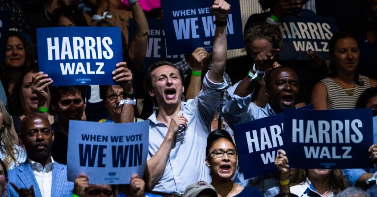 Harris Rally Signs Pol 2165533763