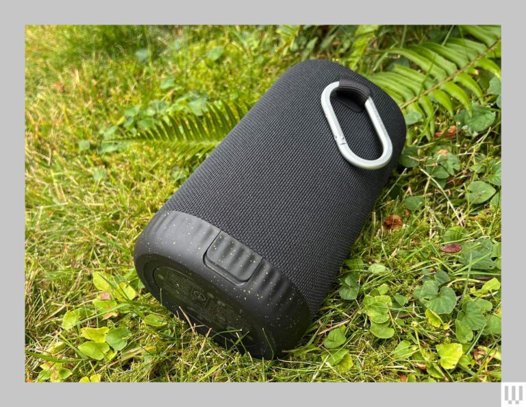 Ultimate Ears Everboom Speaker Clip Back Bottom Reviewer Photo SOURCE Ryan Waniata